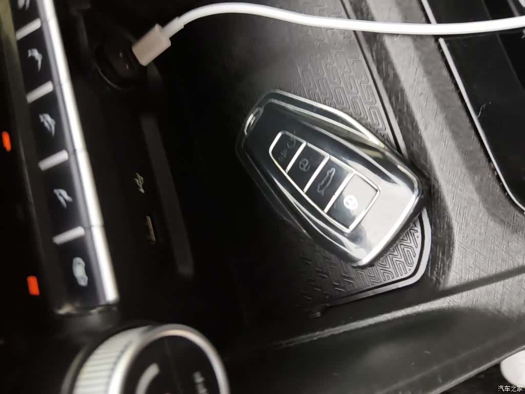 Geely Coolray, 2023 9