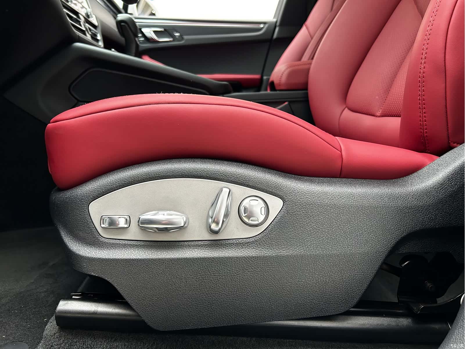 Porsche Macan, 2023 6