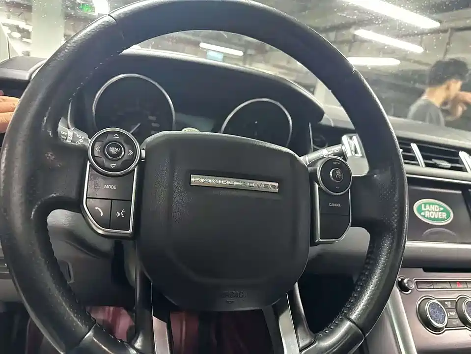 Land Rover Range Rover Sport Land Rover Range Rover Sport