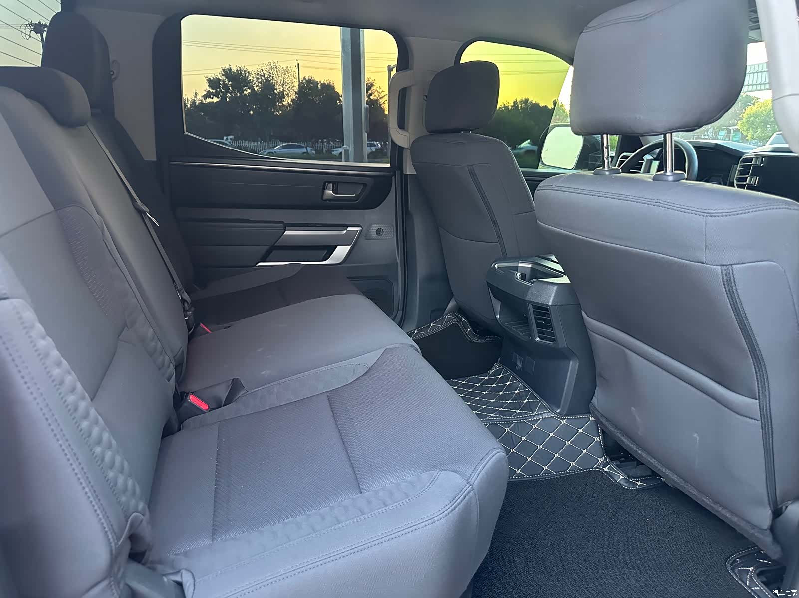 Toyota Tundra, 2023 10