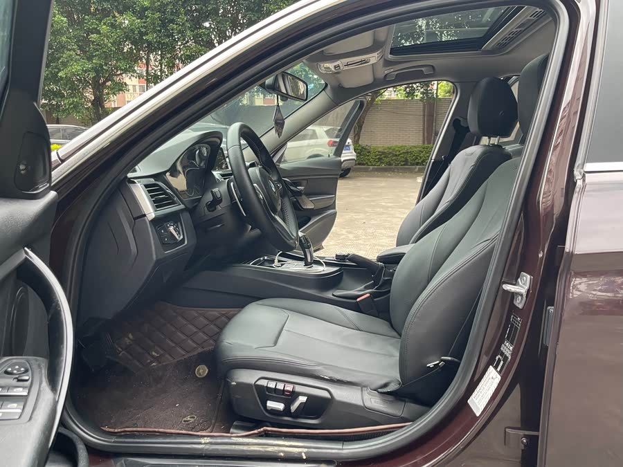 BMW 3 Series 2016, фото 9