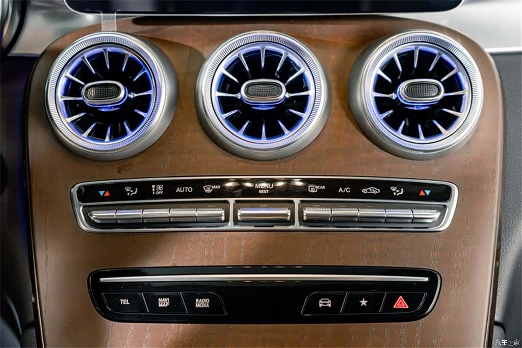 Mercedes-Benz GLC, 2022 12
