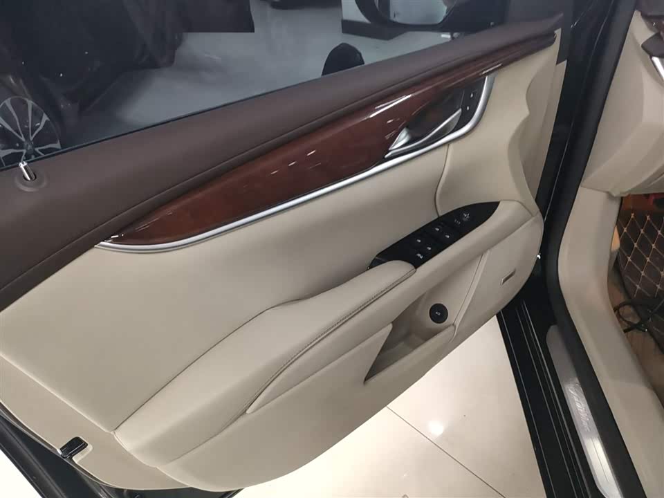 Cadillac XTS