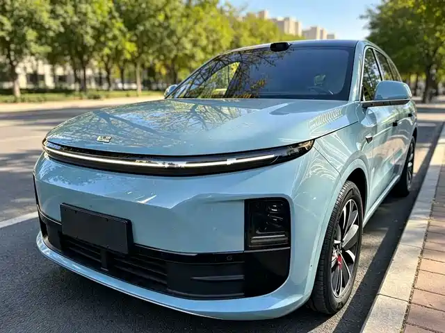 Li Auto L6 2025 — купить из Китая под заказ