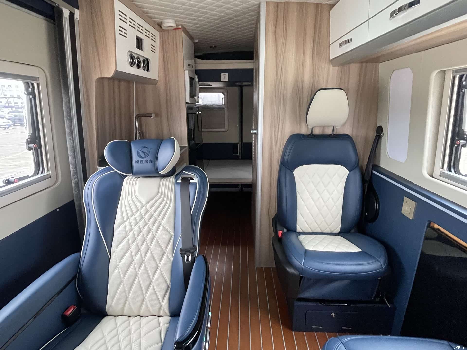 Maxus V90, 2022 41