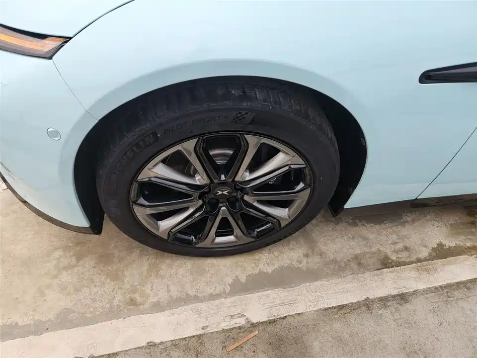 XPENG P7