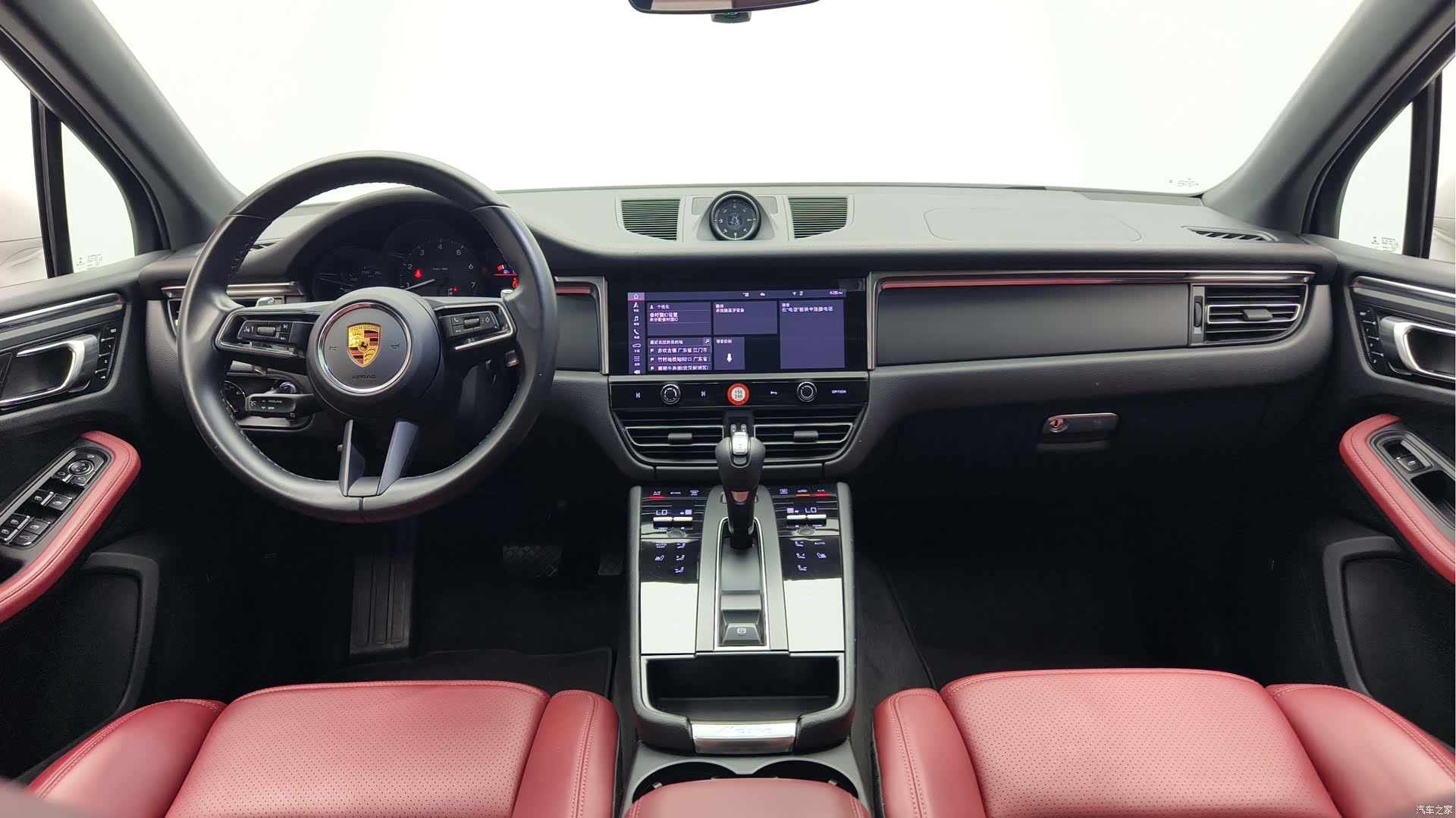 Porsche Macan, 2022 11