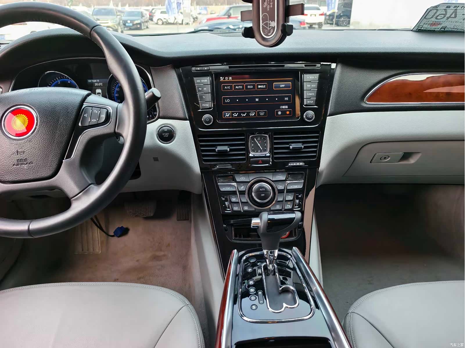 Hongqi H7, 2013 13