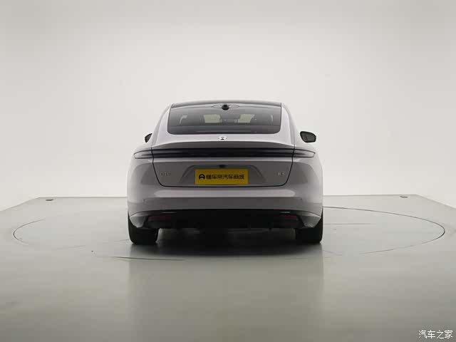 NIO ET5, 2025 4