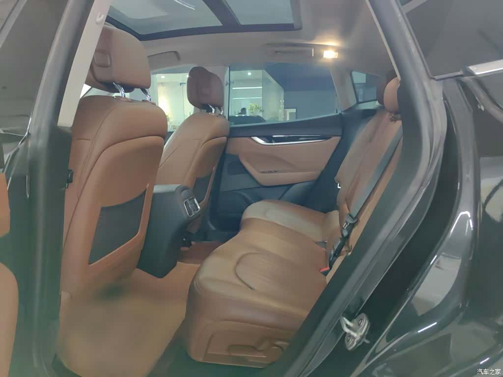 Maserati Levante, 2019 11