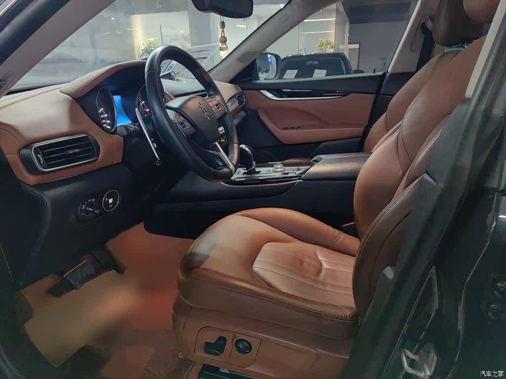 Maserati Levante, 2019 10