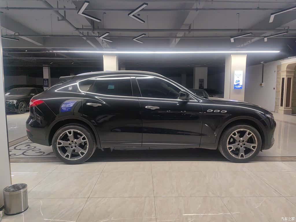 Maserati Levante, 2019 все фото