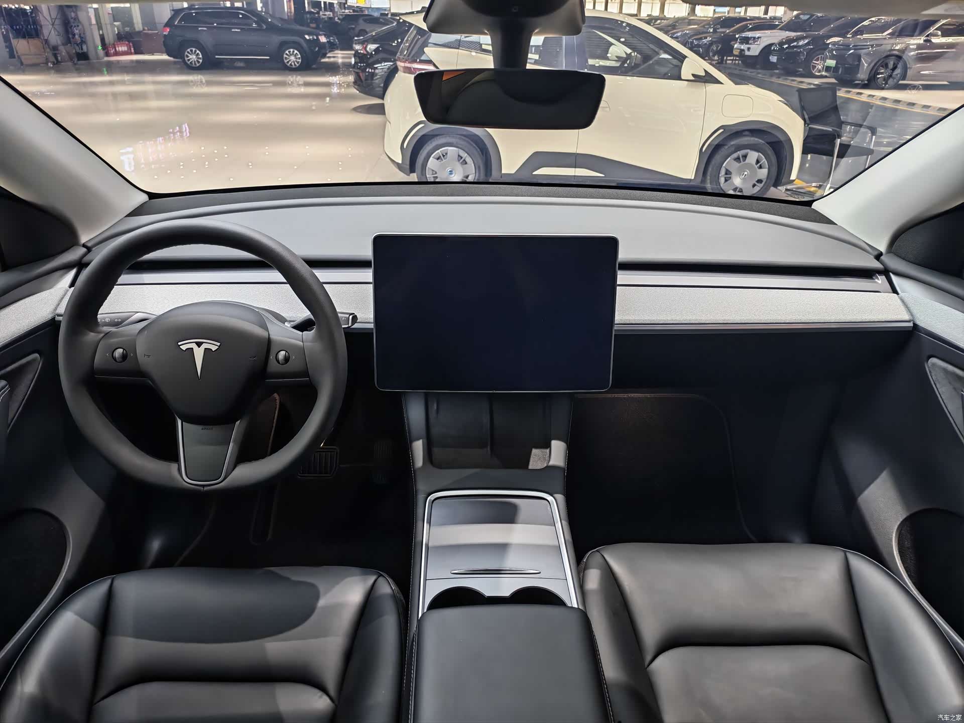 Tesla Model Y, 2023 9