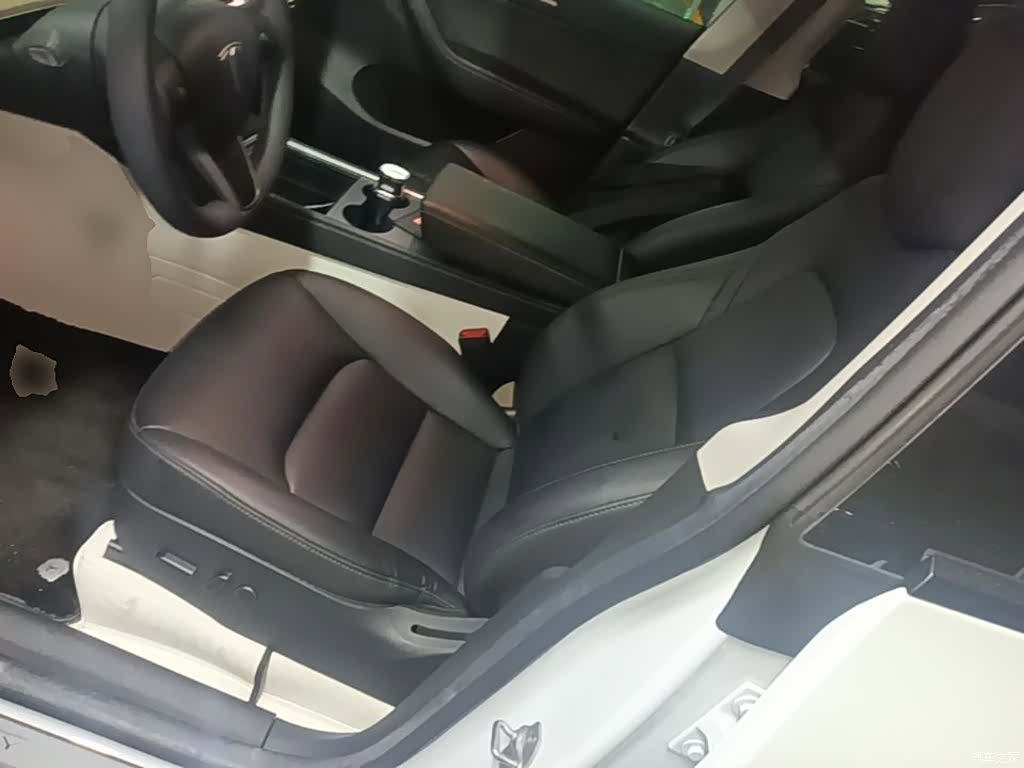 Tesla Model Y, 2023 15