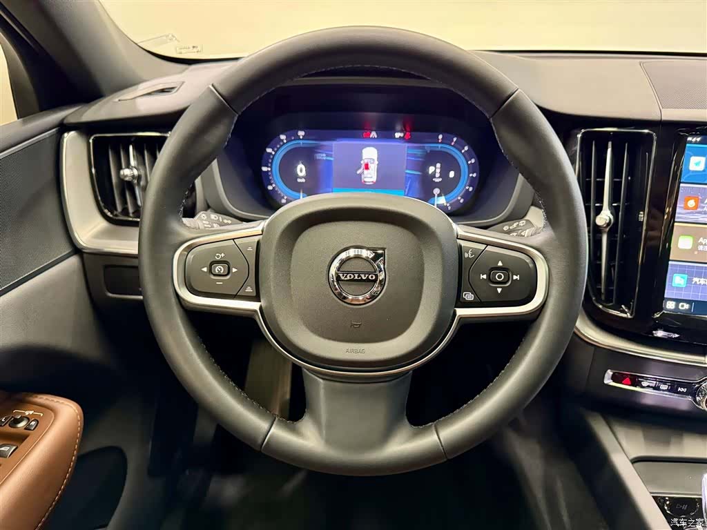 Volvo XC60, 2025 24