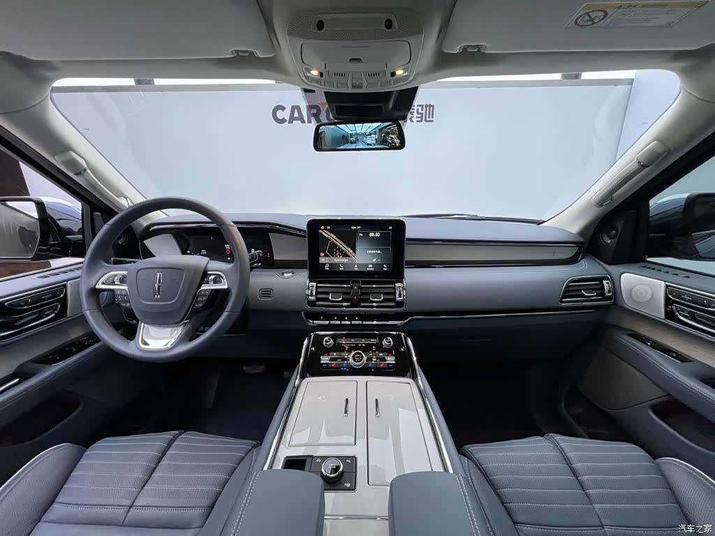 Lincoln Navigator, 2019 8