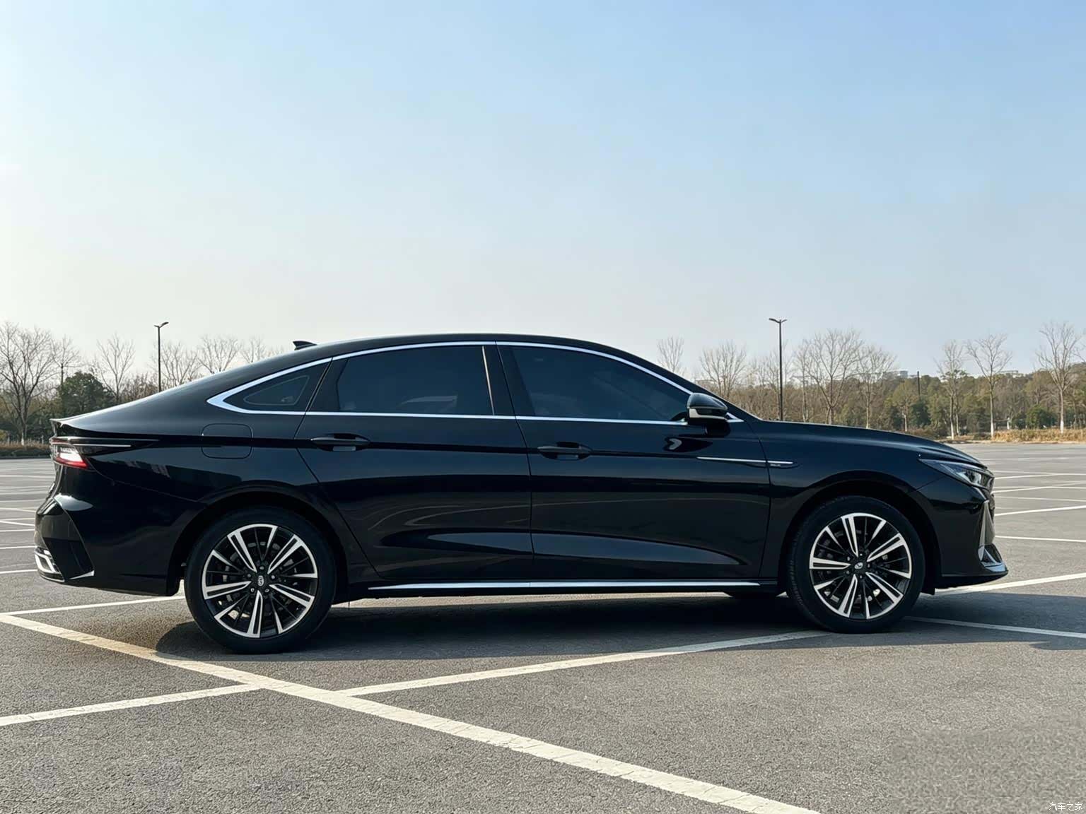 Chery Arrizo 8, 2022 4