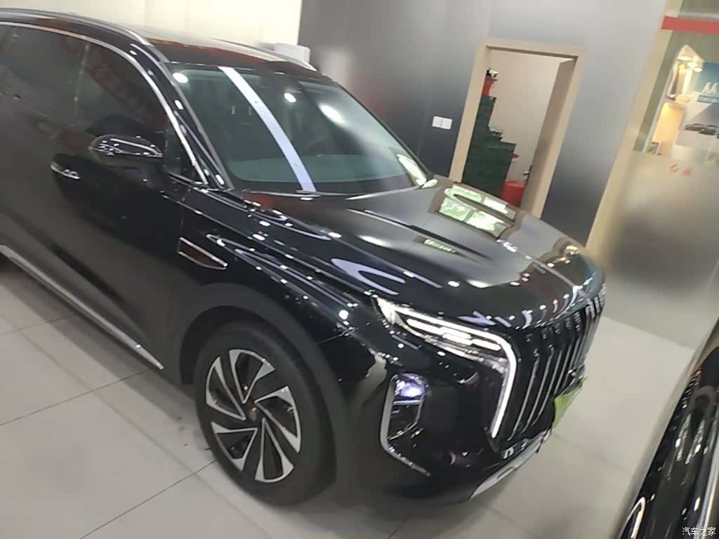 Hongqi HS7, 2025 4