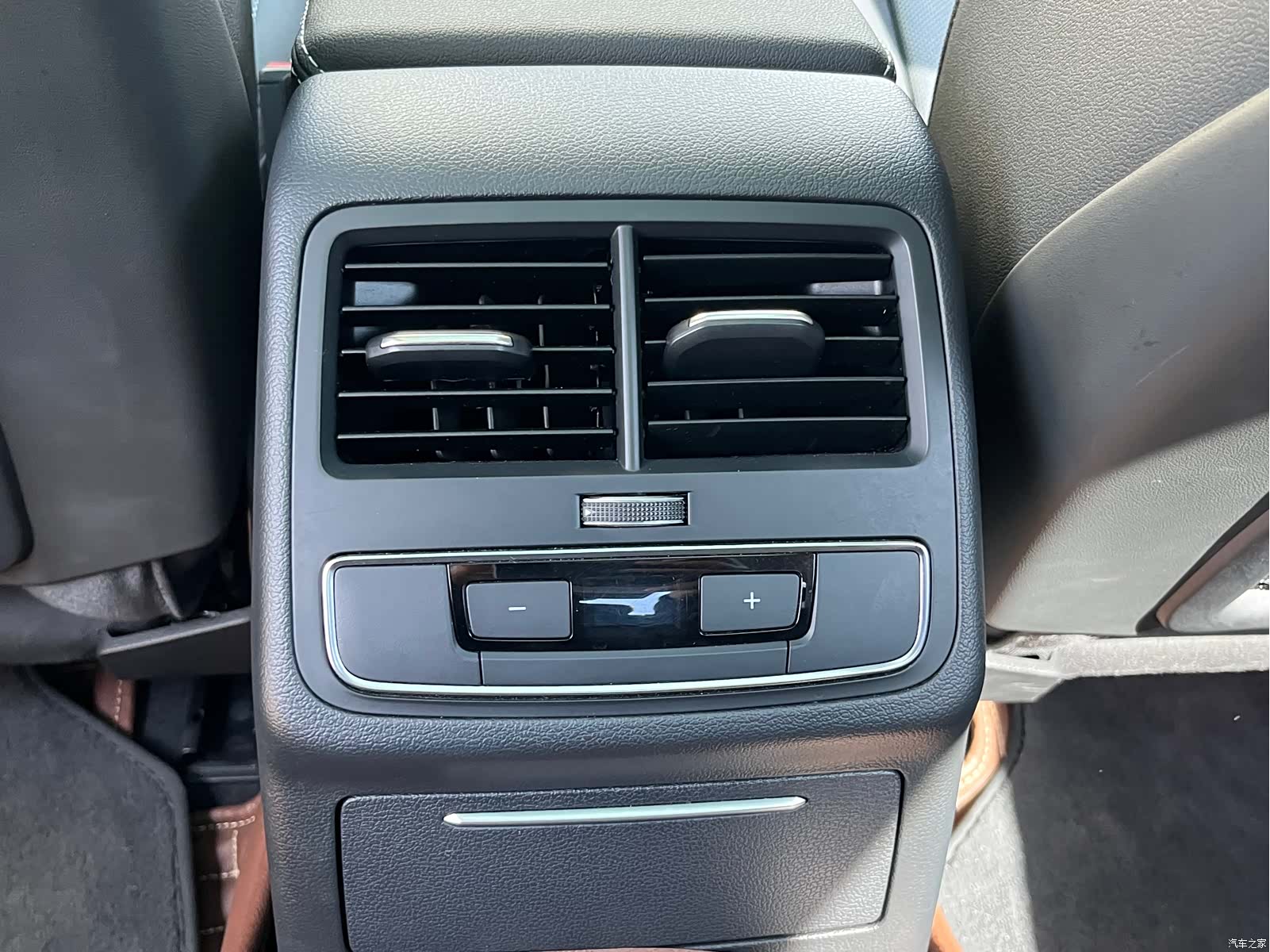 Audi A4L, 2020 21