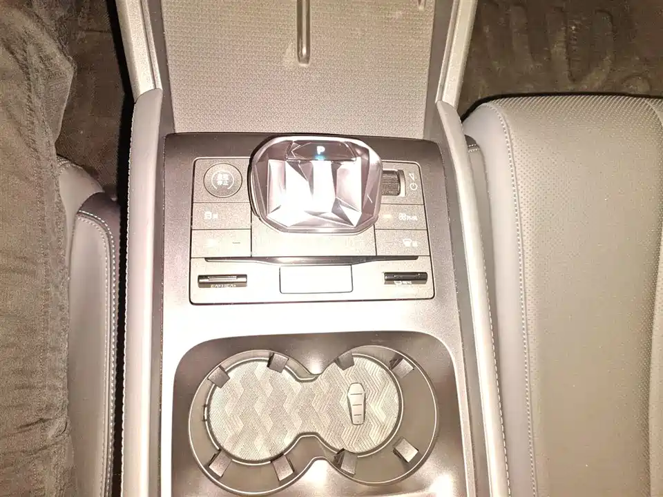 BYD Qin L BYD Qin L