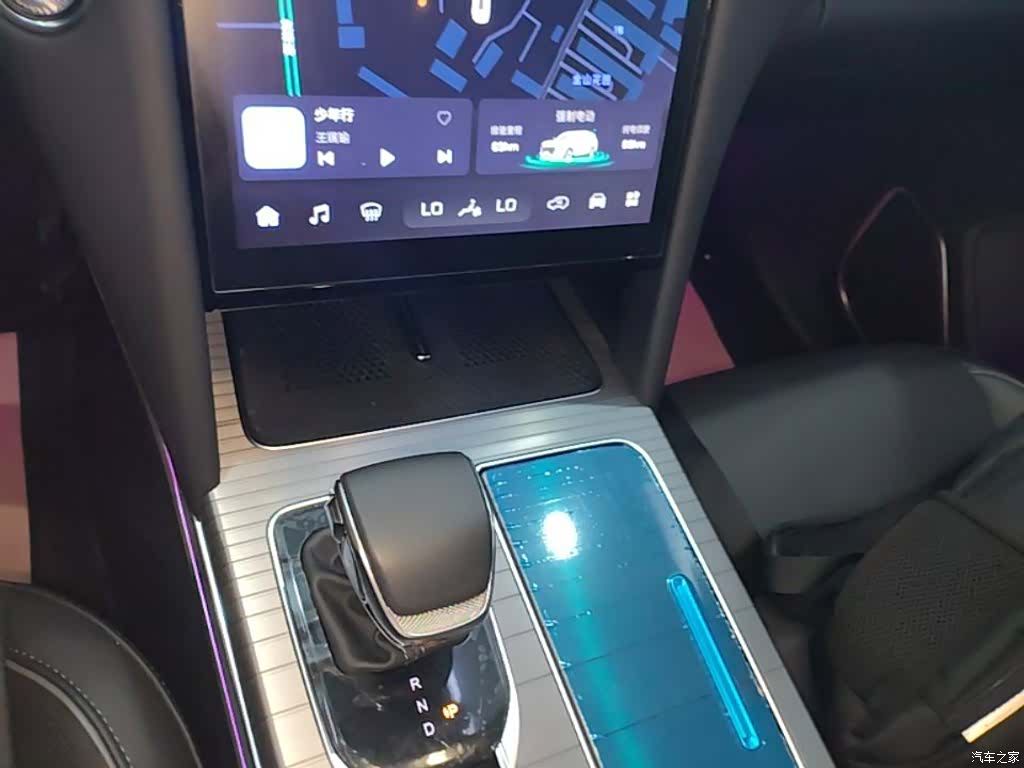 Hongqi HS7, 2025 14