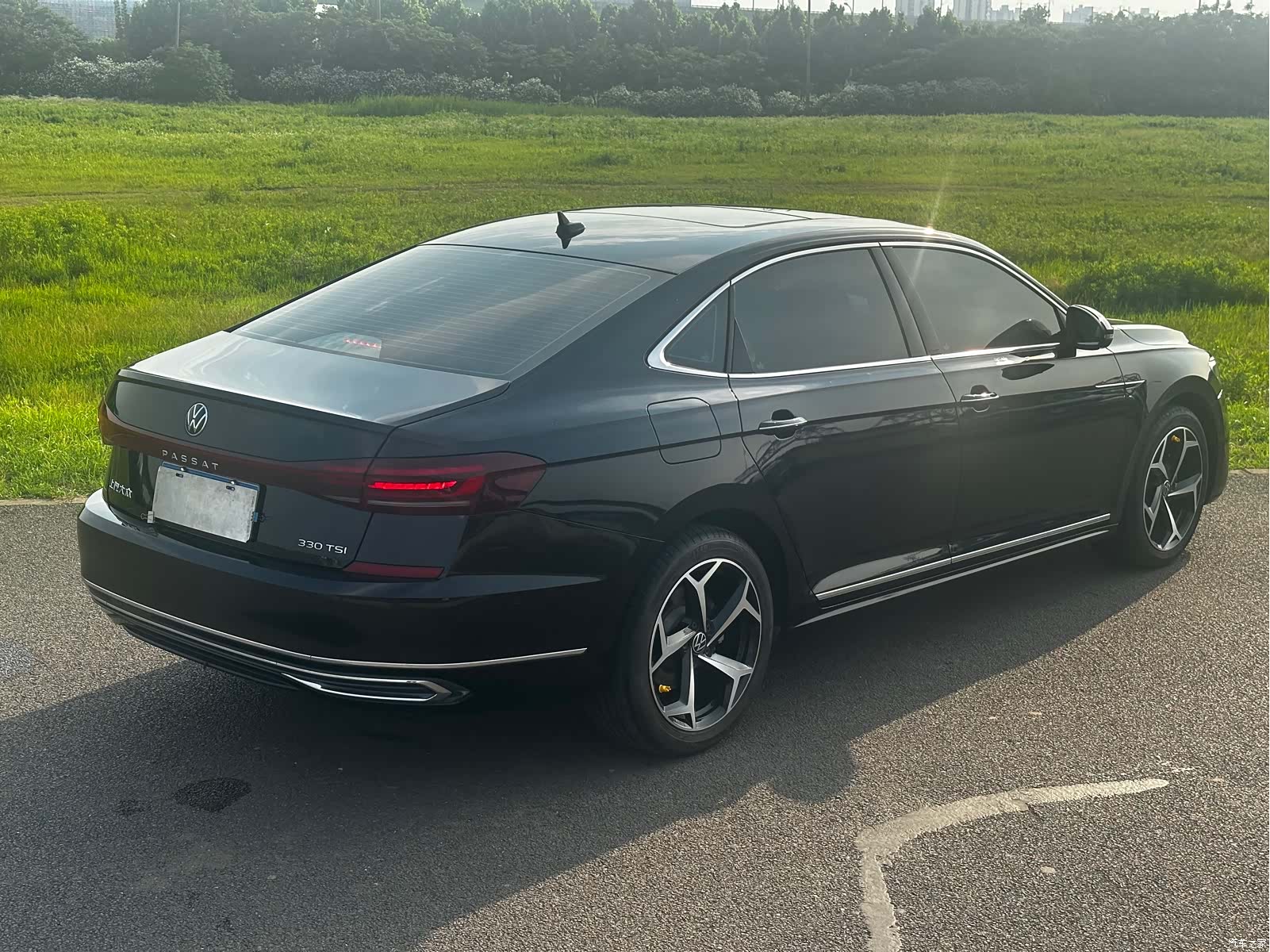 Volkswagen Passat, 2023 13