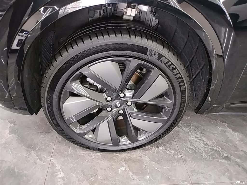 Li Auto L9, 2025 23