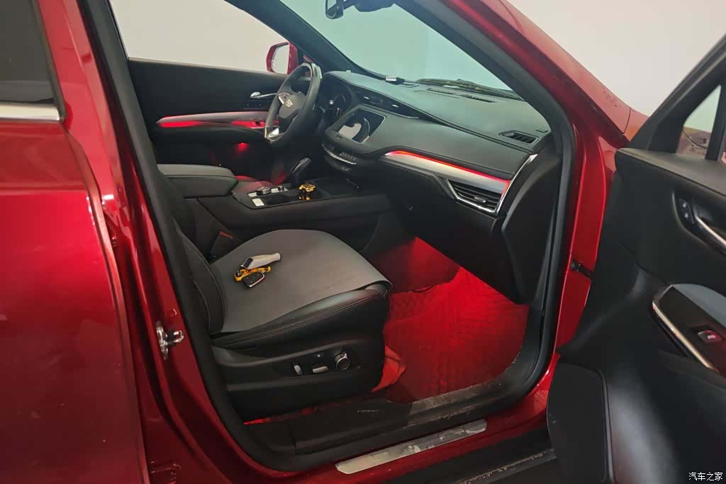 Cadillac XT4, 2022 8