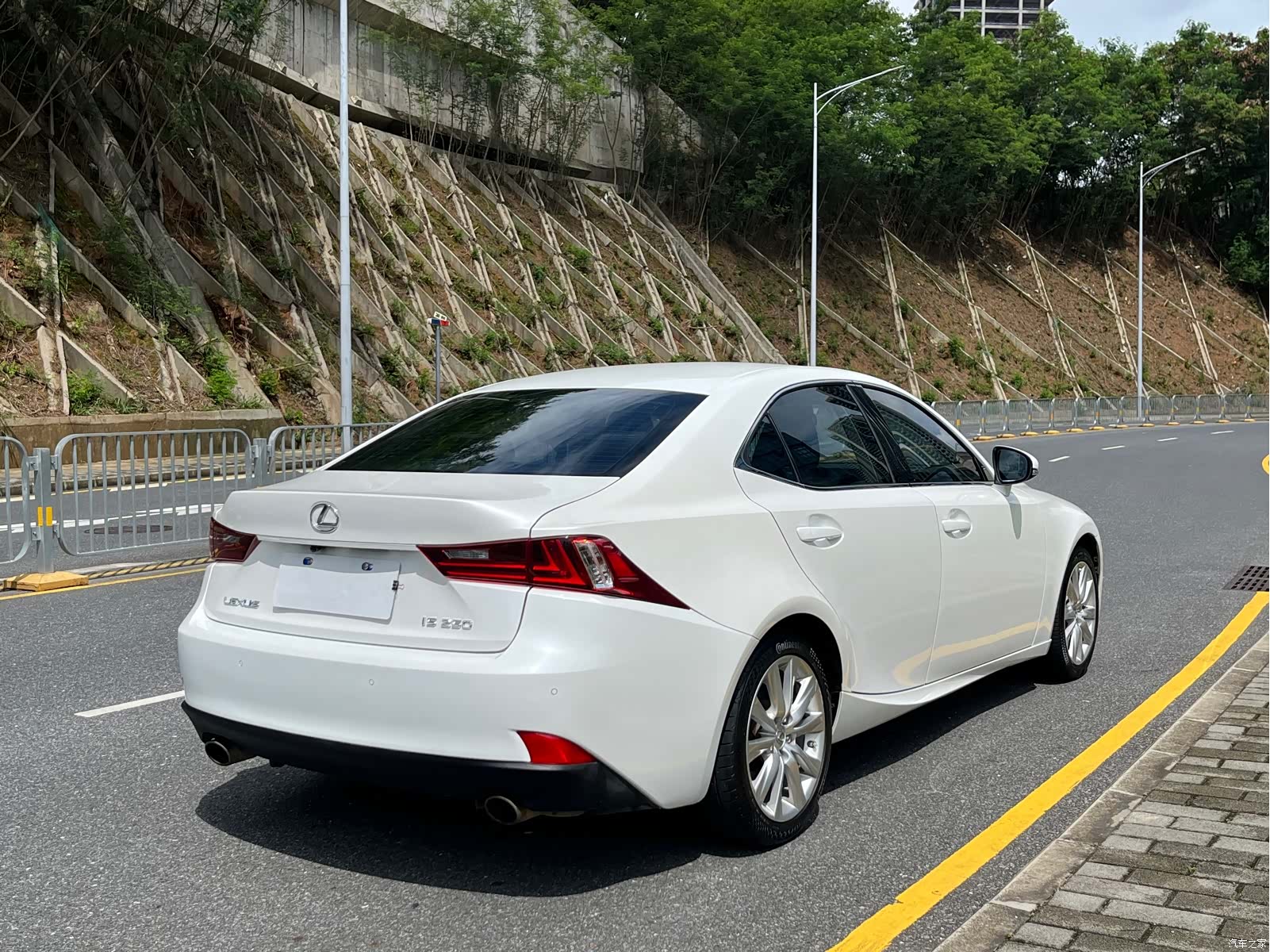 Lexus IS, 2013 13