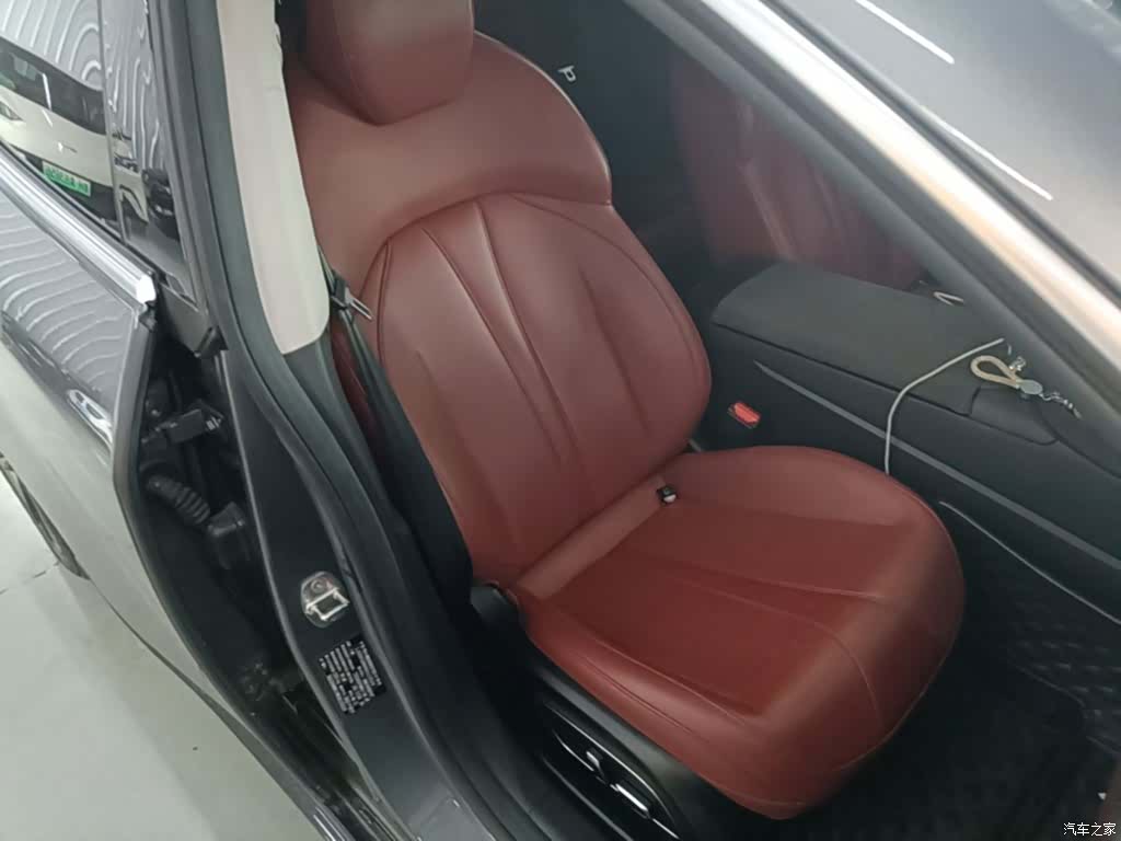 Xpeng P7, 2022 25