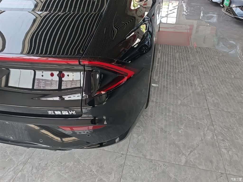 Wuling Starlight, 2025 8