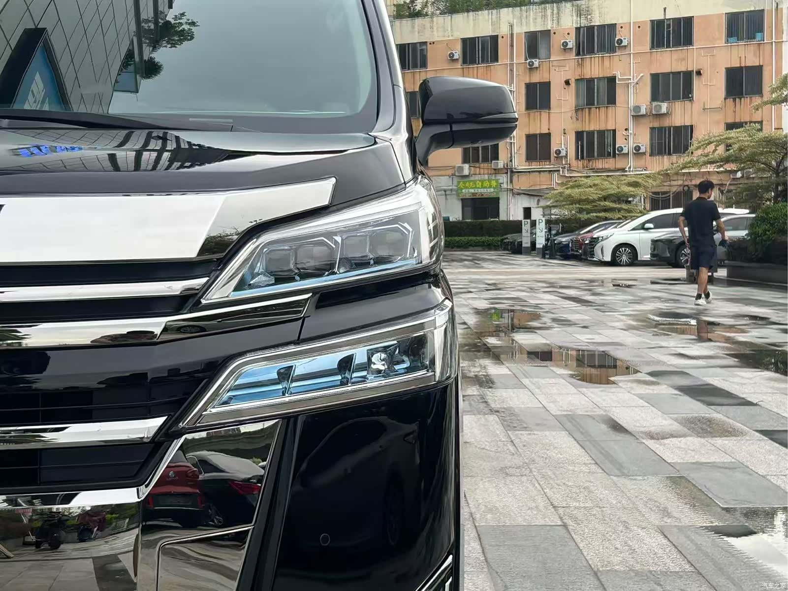 Toyota Vellfire, 2020 3