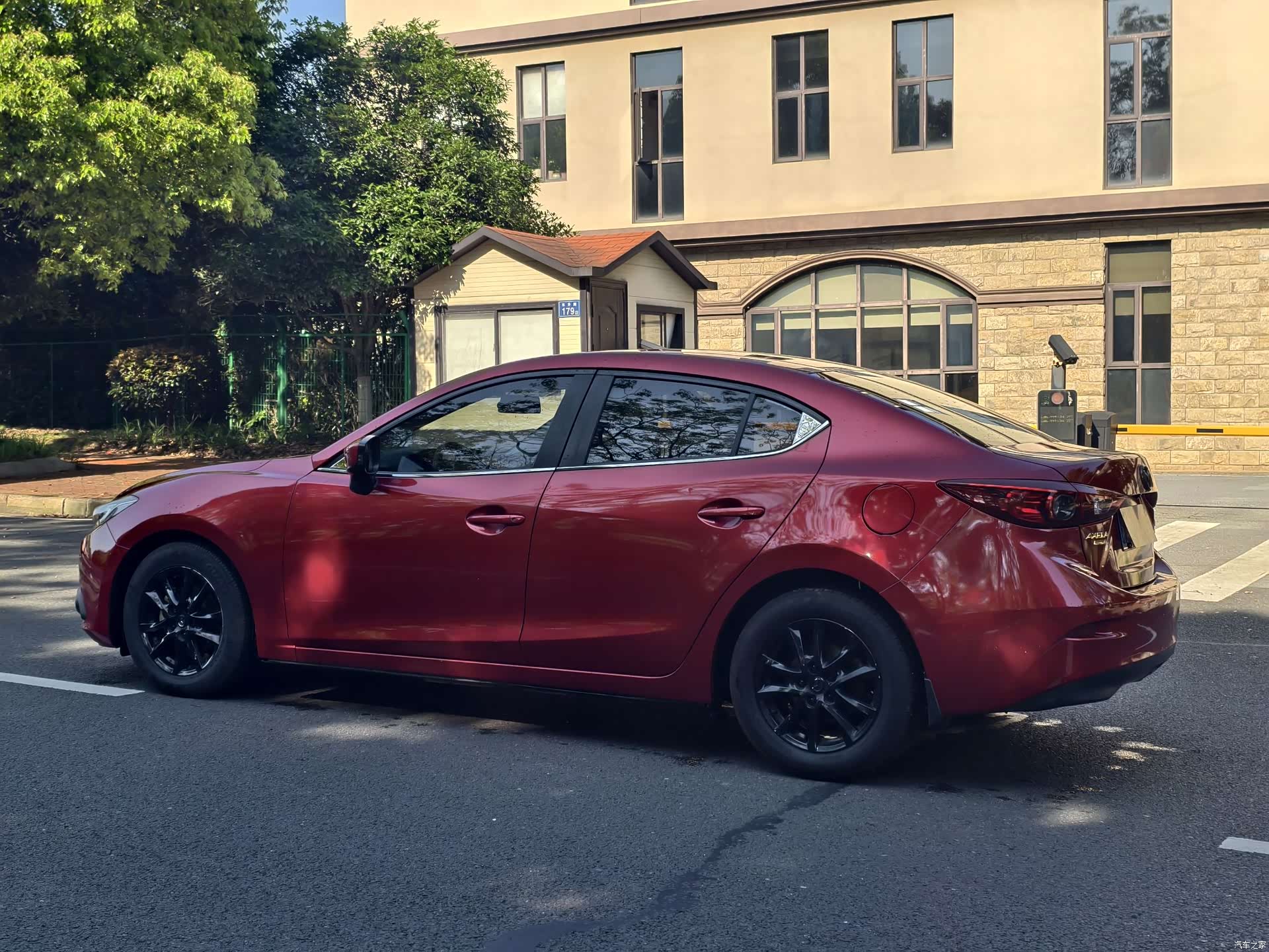 Mazda Mazda3, 2015 9