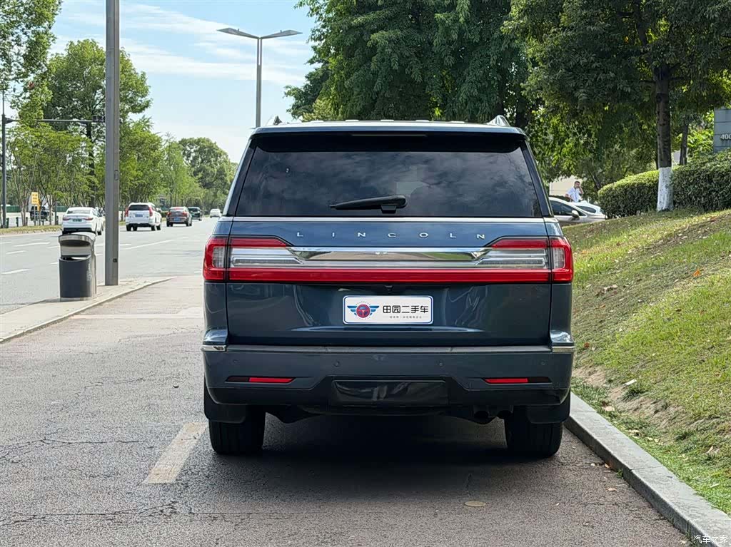Lincoln Navigator, 2019 все фото