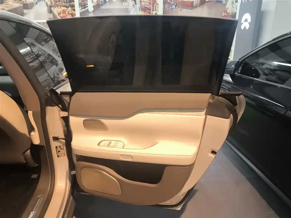 NIO ET7