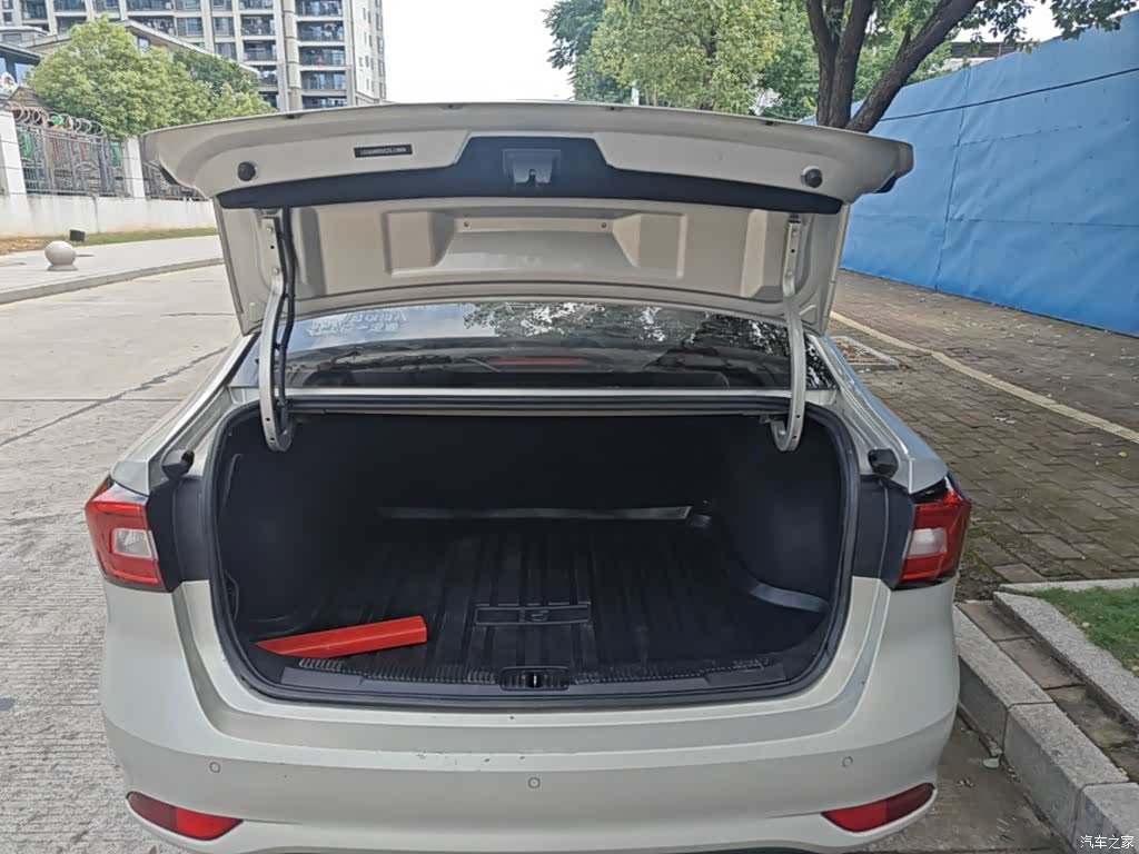 Roewe i5, 2020 19