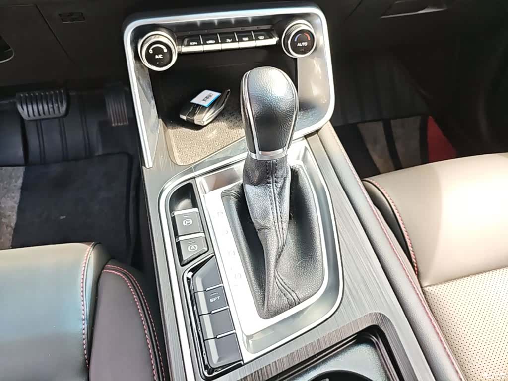 Geely Binray, 2019 14
