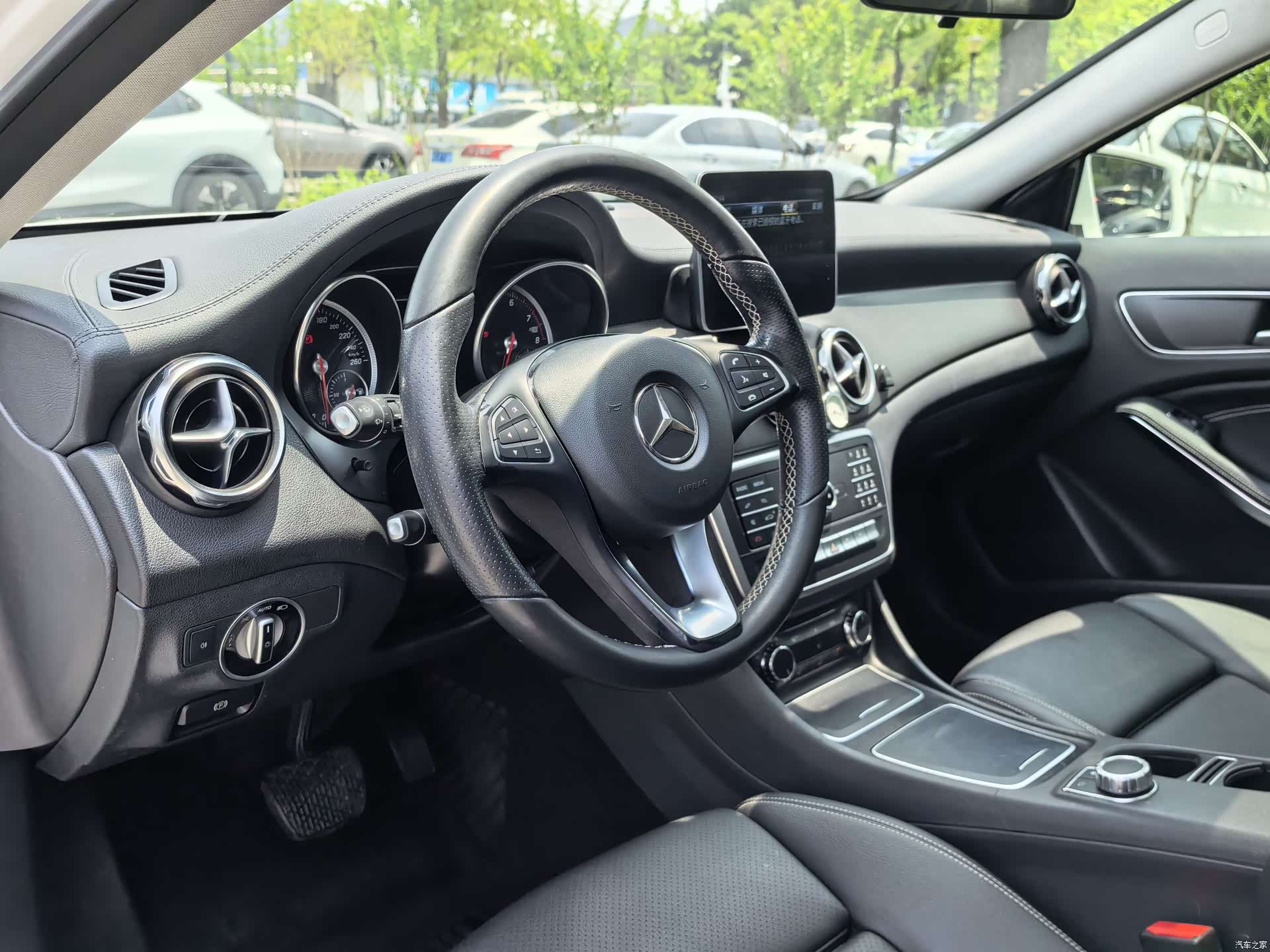 Mercedes-Benz GLA, 2018 10