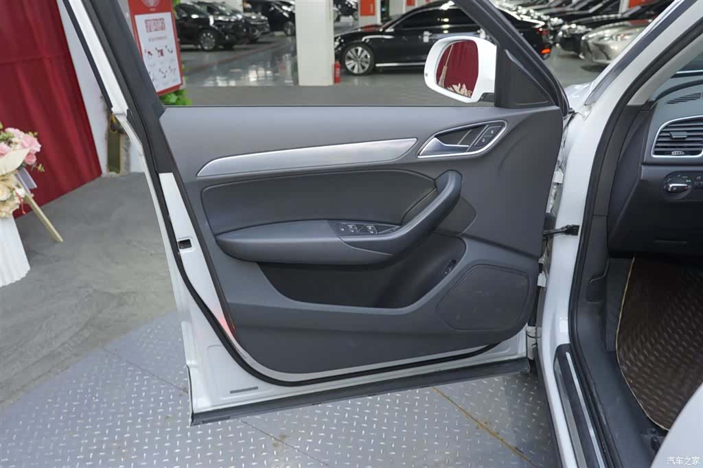 Audi Q3, 2017 11