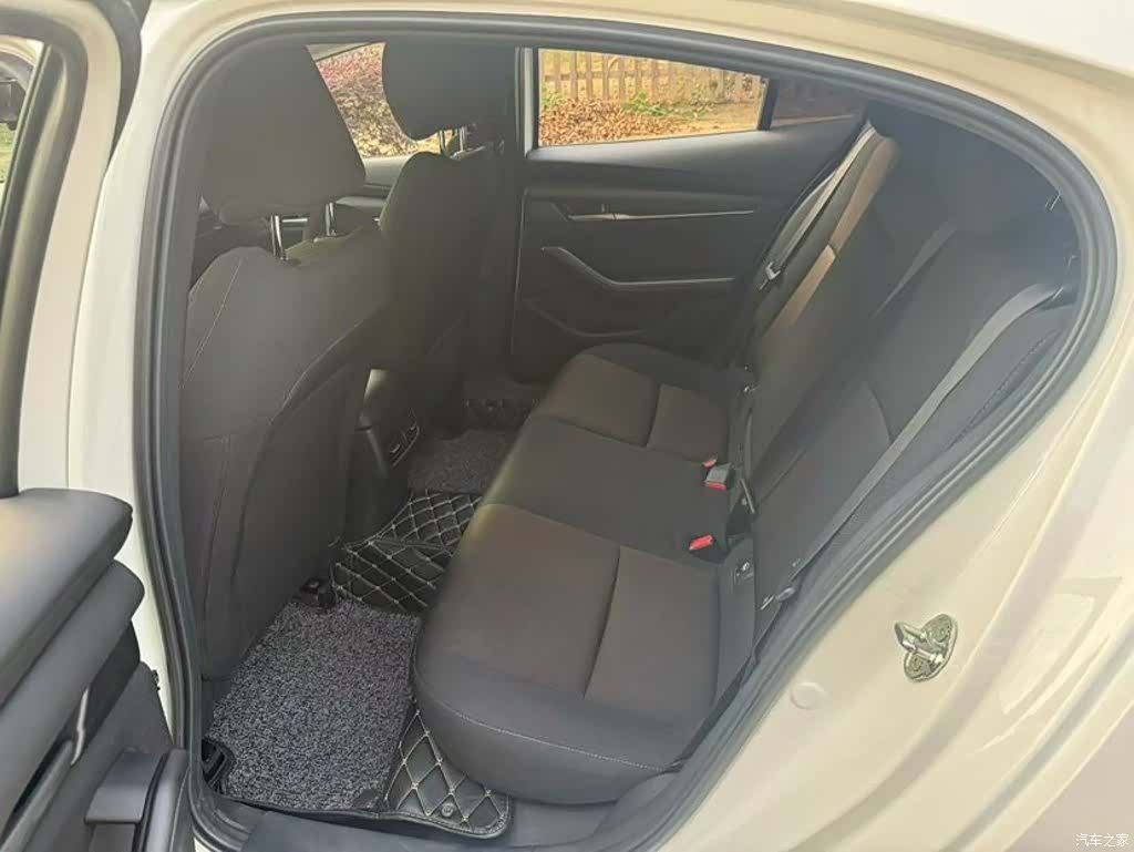 Mazda Mazda3, 2022 все фото