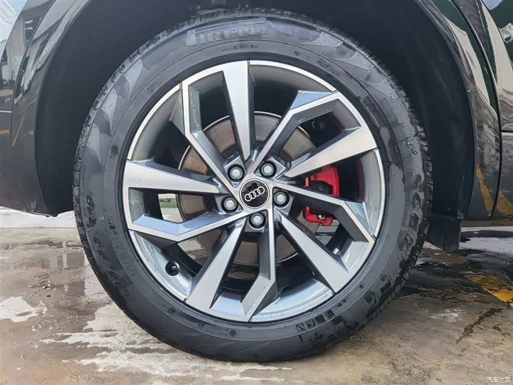 Audi Q5L, 2025 28