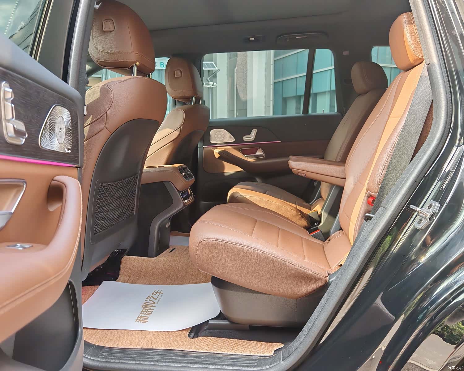 Mercedes-Benz GLS, 2024 10