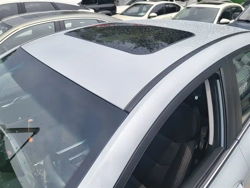 Geely Emgrand L HiP Geely Emgrand L HiP
