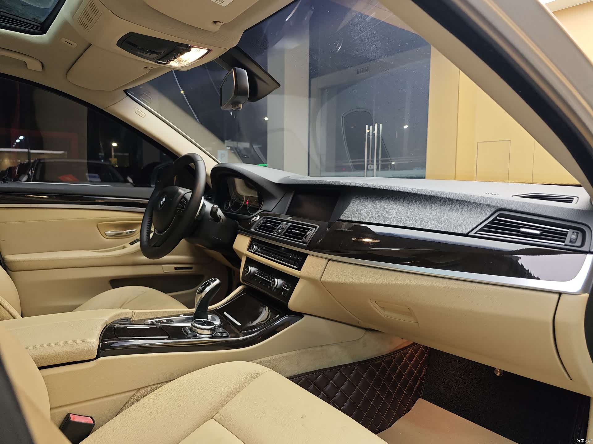 BMW 5 Series, 2013 34