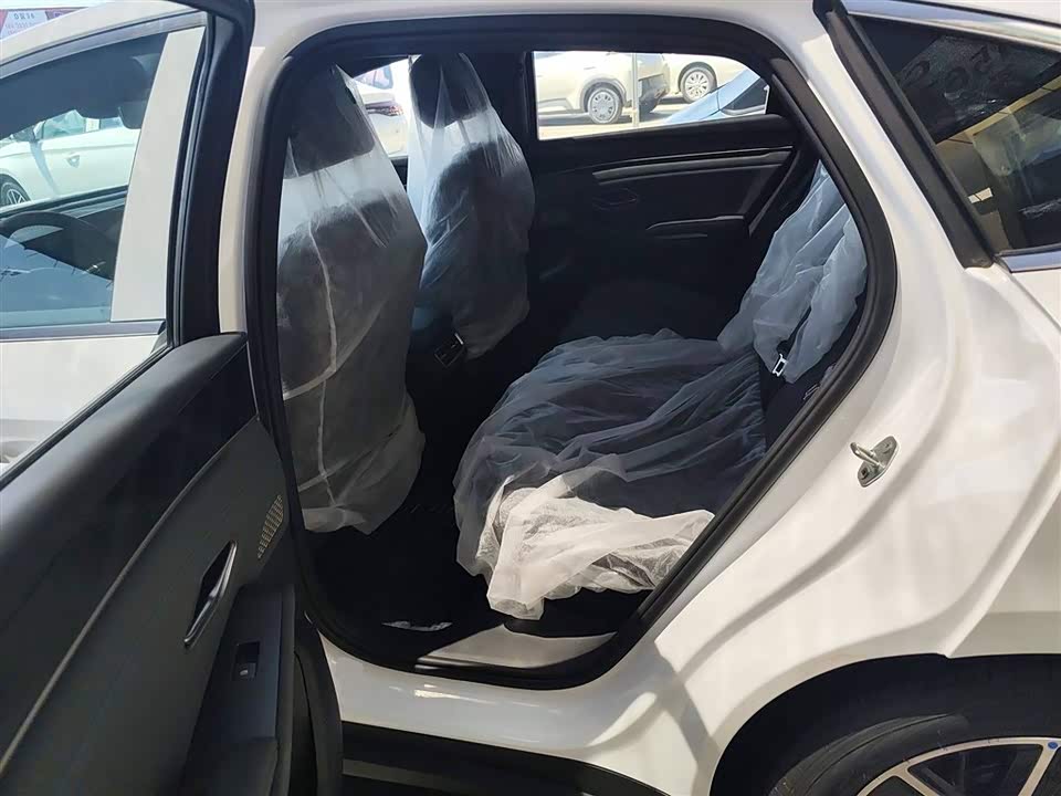 BYD Qin L BYD Qin L