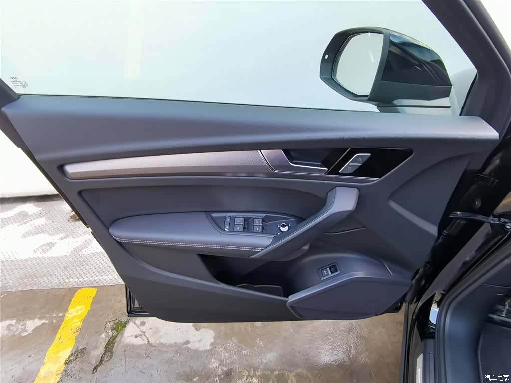 Audi Q5L, 2025 12