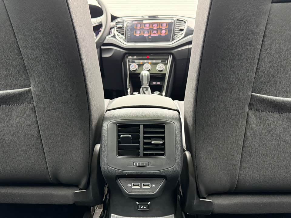 Volkswagen T-ROC exploring Songs