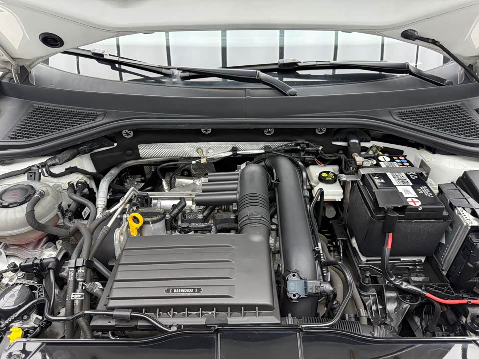 Volkswagen T-ROC exploring Songs