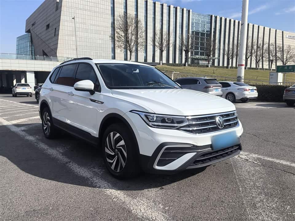 Volkswagen Tiguan L
