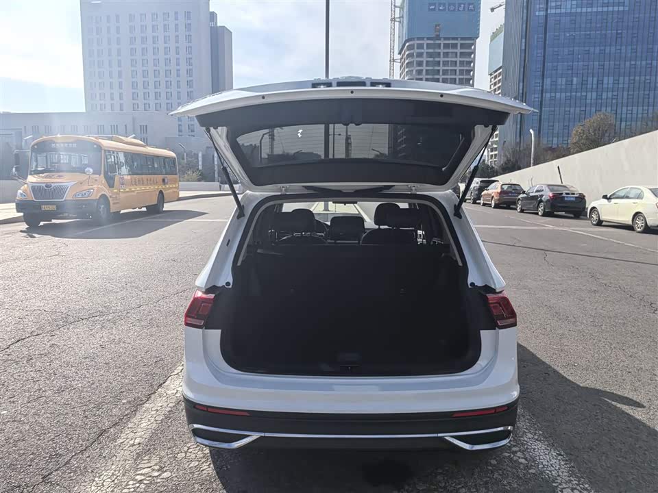 Volkswagen Tiguan L